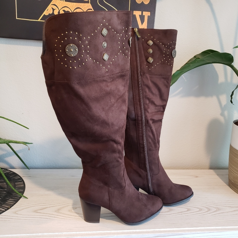 Cloudwalkers 8.5 W Wide Calf Womens Studded Block Heel Boots Brown Suede Shoes